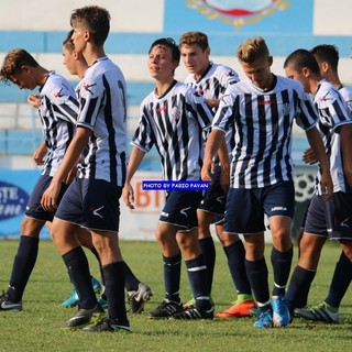 Calcio, Savona. Negro e Mehmetaj trascinano gli Allievi al Torneo Carlin's Boys. Stasera le sfide a Genoa e Sampdoria (FOTOGALLERY)