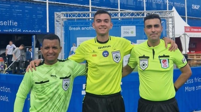 Calcio. L'ascesa di Eusebiu Cazacu prosegue anche a livello europeo, il fischietto ingauno dirigerà la finale della Gothia Cup