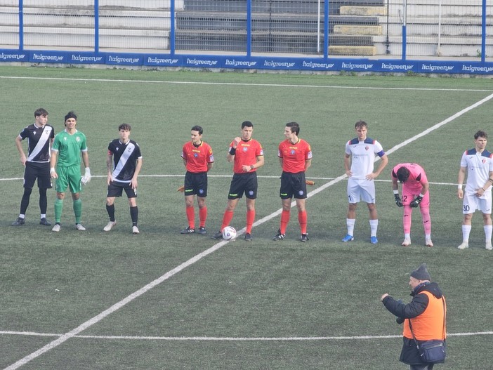 Calcio. Non c'è stata partita tra Albenga e Vado, settebello rossoblu al Riva