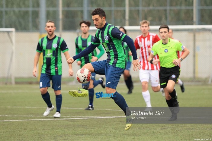 Calcio. Hat trick Piacentini, il Legino espugna 3-2 il Ponzo