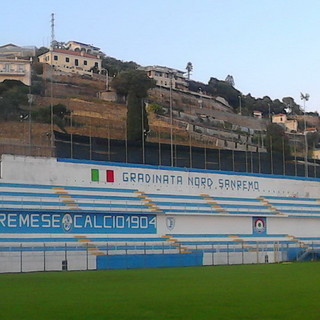 Sanremo. Cancelli chiusi per le attività sportive, le torri faro del &quot;Comunale&quot; sono a rischio crollo&quot;