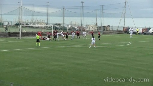 Calcio. L'Arenzano non ci sta: &quot;Il gol vittoria del Pietra Ligure viziato da un evidente fallo di mano, la classe arbitrale sia propensa al dialogo&quot; (VIDEO)