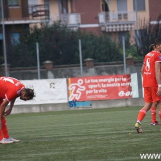 Calcio, Serie D. L'Alcione ribalta il Gozzano nel recupero, 2-1 ai rossoblu e la Serie C è ora a un passo