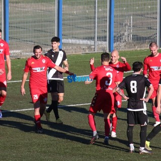 L'Albenga di Massa batte gli almanacchi. Lo 0-6 del Varese al Riva è la peggiore sconfitta interna della storia ingauna (VIDEO)