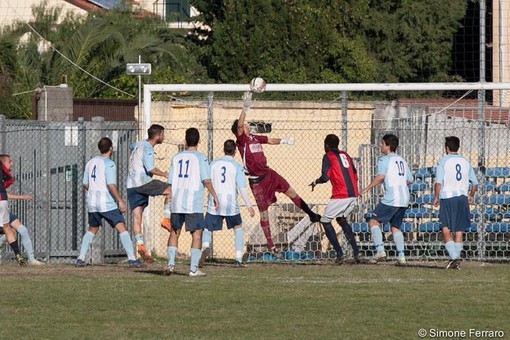 Calciomercato:  il portiere Emanuele Vallarino va allo Sciarborasca