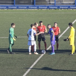 Calcio. Al Ligorna bastano le marce basse contro un'Albenga non pervenuta, i genovesi vincono 3-0 al Riva