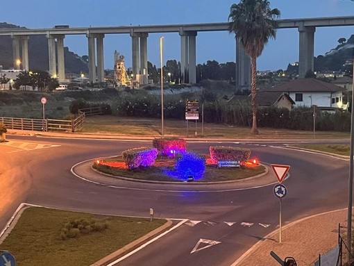 Il Camporosso sale in Promozione, la rotonda del ponte dell’Amicizia si illumina di rossoblù (Foto)