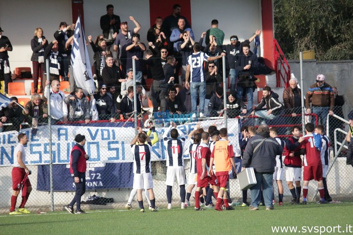 Calcio, Savona. Pronti due pullman e tante macchine private, la tifoseria si mobilità per il match dell'anno con la Sampierdarenese