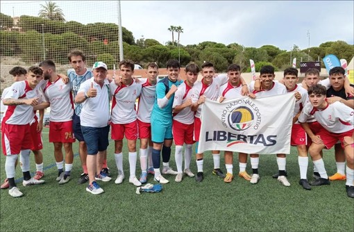 Calcio. Gli auguri per le festività natalizie dalla Cantera Torre de Leon