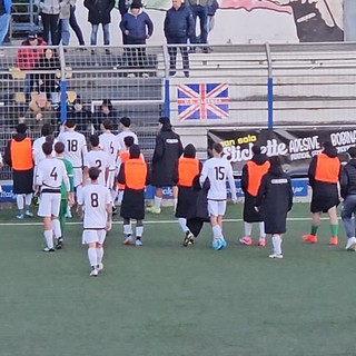 Calcio, Albenga. La richiesta dei tifosi alla squadra: &quot;Non indossate la maglia bianconera contro l'Imperia&quot;