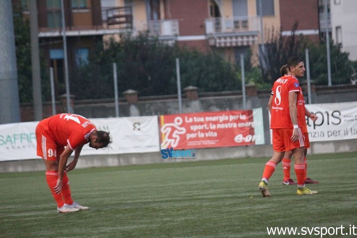 Calcio, Serie D. L'Alcione ribalta il Gozzano nel recupero, 2-1 ai rossoblu e la Serie C è ora a un passo