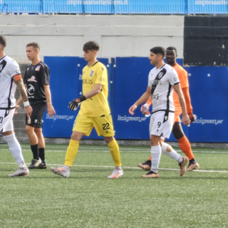 Calcio, Serie D. Tre punti di piombo per l'Albenga, il lob di Likaxhiu piega il PDHAE!