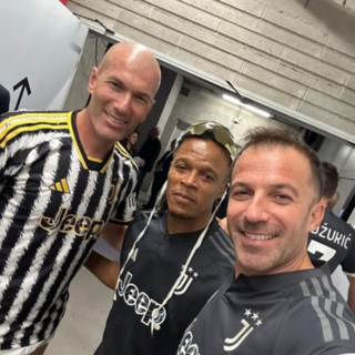 Al cuore non si comanda, anche tanti tifosi savonesi al PalaOlimpico per i 100 anni di Agnelli, plebiscito del popolo juventino: &quot;Alessandro Del Piero&quot;