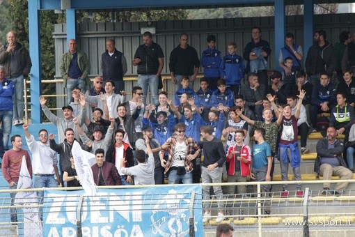 Calcio, Albissola. Striscioni e canti anche al &quot;Faraggiana&quot;, sono arrivati &quot;I Zueni&quot;