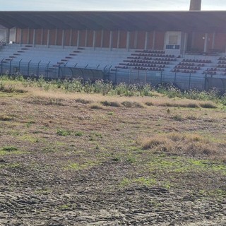 Calcio. Il punto de &quot;La Voce di Imperia&quot; sullo stadio Ciccione: &quot;Il cantiere si protrae da cinque mesi e le fotografie sono impietose&quot;