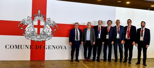 Il Comitato Organizzatore degli Europei &quot;Genova 2025&quot; a Basilea per la bandiera della Confederazione Europea