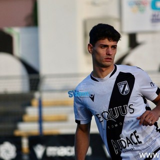 Giudice Sportivo, Serie D. Quattro giornate a Del Bello, entrano in diffida Nesci, Cenci e Cannistrà