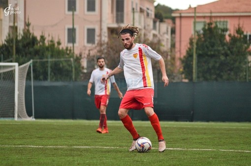 Calciomercato. Luca Ferrara torna in campo, l'esterno finalese giocherà nel Città di Savona