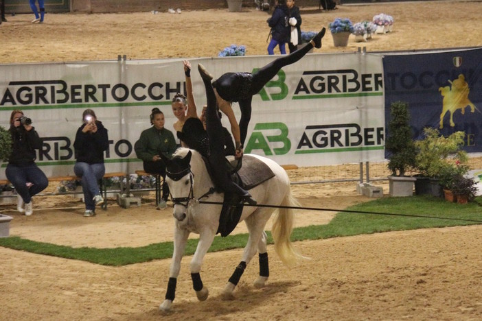 Volteggio, Campionati Italiani: Le Perle Nere di GiuEle conquistano il bronzo a Verolanuova