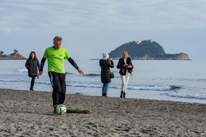 Footgolf in spiaggia, domani &quot;12 buche per 12 befane&quot; ad Alassio