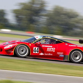 Pilota per un giorno: vivere le emozioni della guida sportiva sullo storico circuito del Mugello