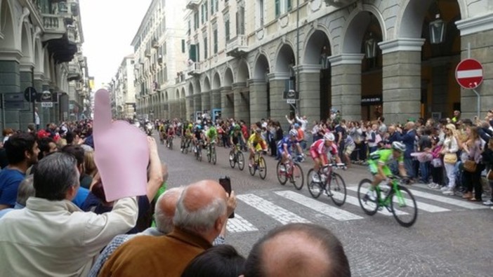 Foto d'archivio passaggio a Savona del Giro d'Italia