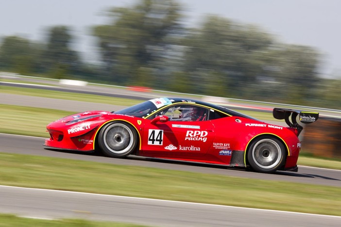 Pilota per un giorno: vivere le emozioni della guida sportiva sullo storico circuito del Mugello