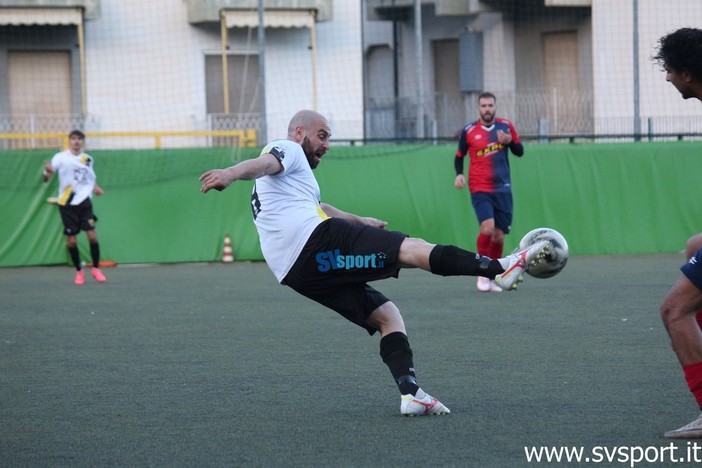 Calcio. La Baia Alassio non soffre di vertigini, le vespe passano a Cengio con Michero e Cannizzaro