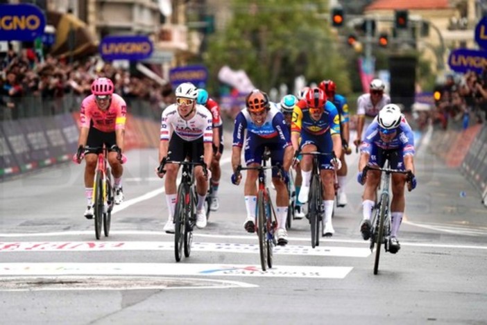 Milano - Sanremo. Sulle strade ponentine torna la gara in rosa, si disputerà nello stesso giorno della Classicissima