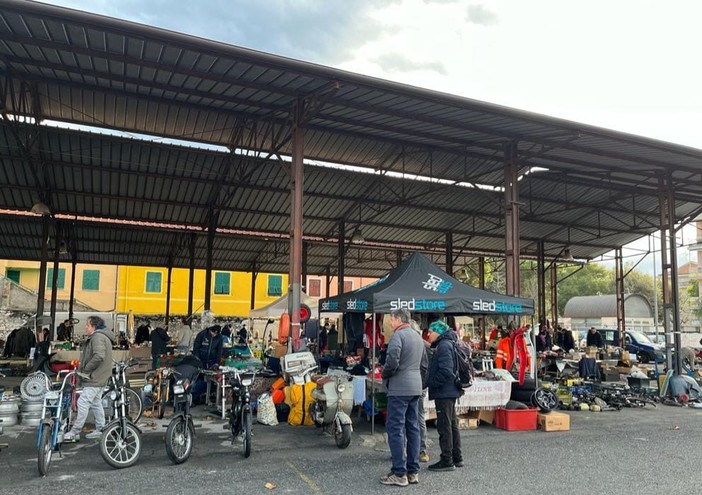 Ad Albenga l’edizione numero 46 della “Mostra scambio ligure per auto, moto e cicli d’epoca”