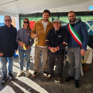 Windsurf. Festa grande ad Albisola per il ritorno da campione del mondo di Matteo Iachino