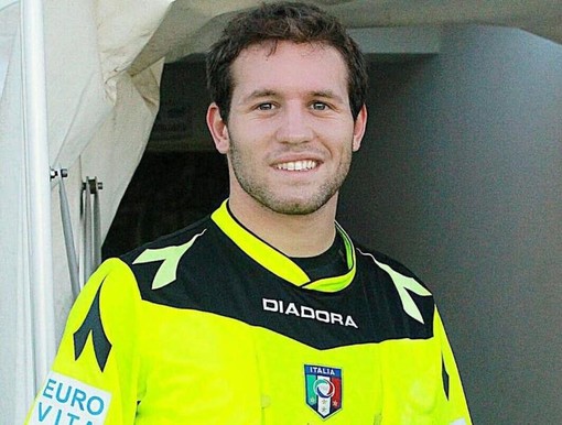 Calcio, Albenga. Venerdì l'arbitro Matteo Marcenaro riceverà il premio Geddo 2022