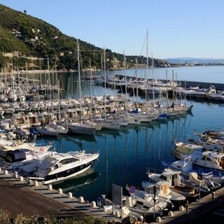 Alassio, l’Amministrazione propone l'acquisto delle quote della Marina detenute dal Cnam