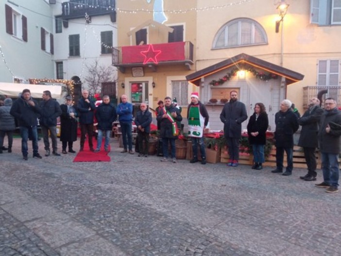 Mercatini di Natale e presepe in Crusà: atmosfera magica a Pianfei (Video)