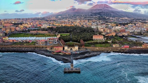 Scopri Napoli in autonomia: guida al noleggio auto economico alla Stazione Centrale