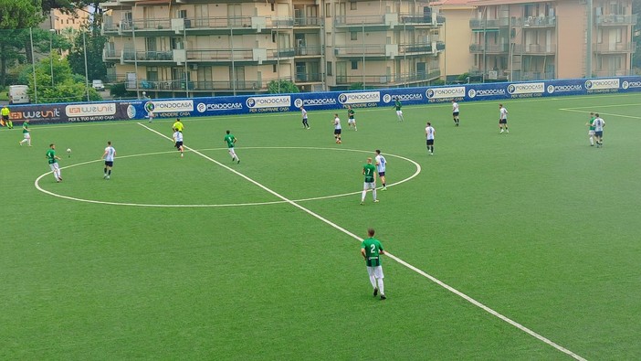 Calcio, Eccellenza. Un tempo per parte, il Pietra contro l'Angelo Baiardo rinvia l'appuntamento con la vittoria: è 1-1