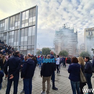 Len Euro Cup. Pienone alla Zanelli e tifo da stadio per spingere la RN Savona contro il Vasas!