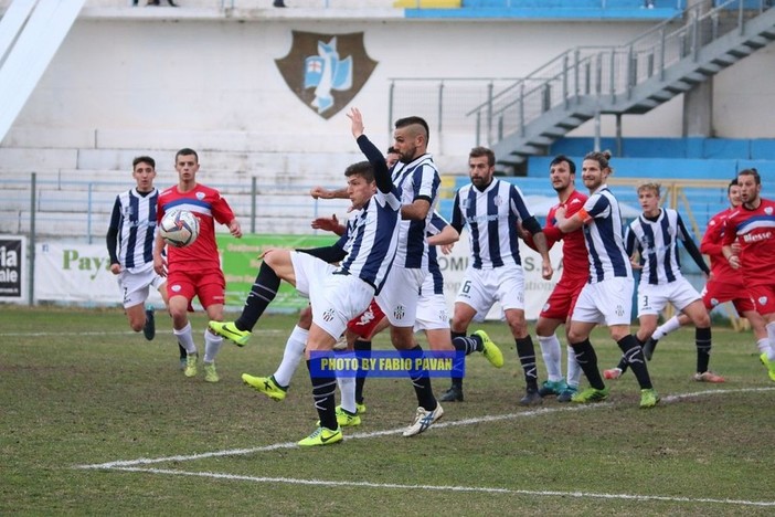 Calcio. Serie D, si accende la lotta playoff: il Savona sfida l'Arconatese e... il &quot;Bacigalupo&quot;