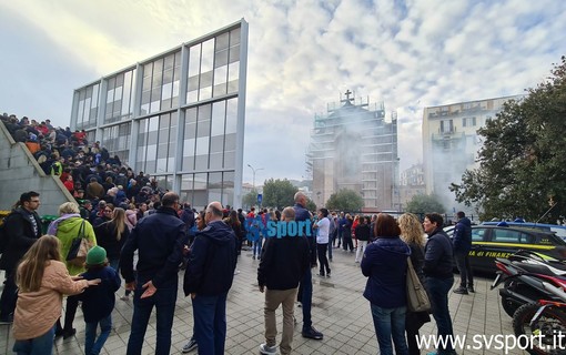 Len Euro Cup. Pienone alla Zanelli e tifo da stadio per spingere la RN Savona contro il Vasas!