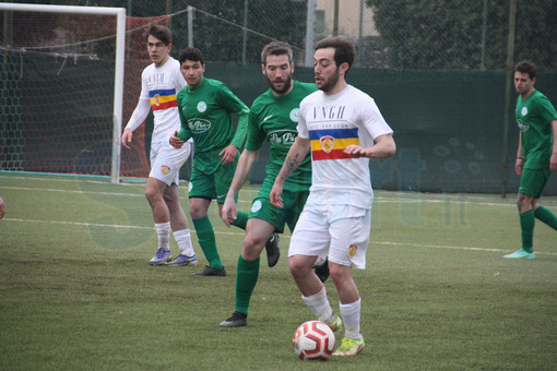 Calcio. Eccellenza, playoff e playout: savonesi per restare in scia alle posizioni che contano. Si parte alle 14.30 con Fezzanese-Genova Calcio