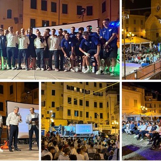 La Sanremese si presenta: in piazza San Siro il primo abbraccio con i tifosi e domenica c'è l'Albenga (Foto e Video)