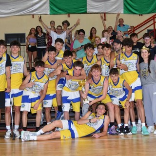 Pallacanestro Alassio. L'under 15 è campione regionale! Medaglia d'argento per l'Under 14