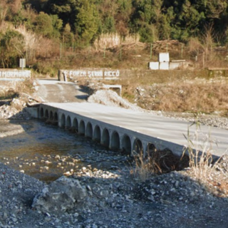 Calcio, Eccellenza. Ponte sul fiume non transitabile, rinviata Serra Riccò - Campomorone Sant'Olcese