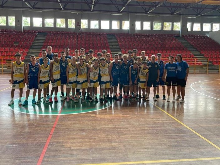 Pallacanestro Alassio, visite cestistiche dal Piemonte con tante amichevoli ad Alassio