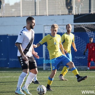 Calcio. Riparte anche l'Eccellenza con l'ultimo turno del girone d'andata: Albenga e Cairese tra le mura amiche, spicca anche Finale-Imperia