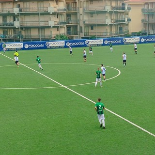 Calcio, Eccellenza. Un tempo per parte, il Pietra contro l'Angelo Baiardo rinvia l'appuntamento con la vittoria: è 1-1