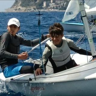 Vela. Regata e festa per i 25 anni del circolo Sanbàrt