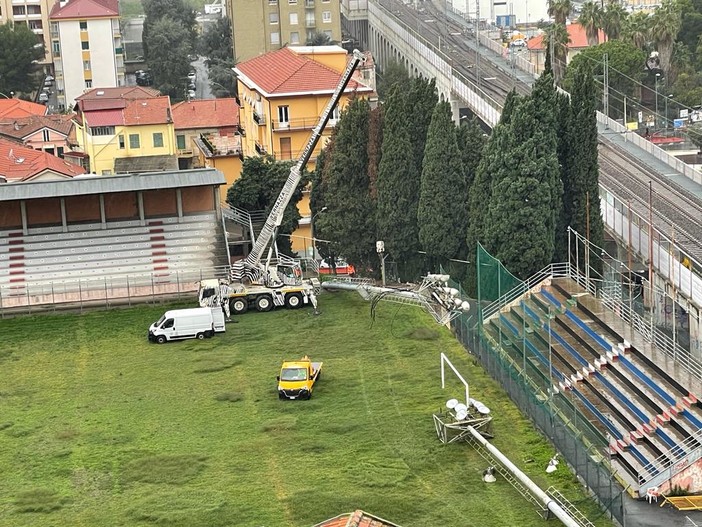 Via alla sostituzione delle torri di illuminazione al &quot;Ciccione&quot; di Imperia