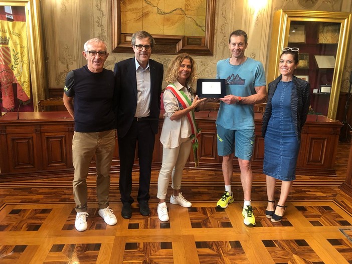 Sci. Il campione Simone Origone in visita a Finale Ligure