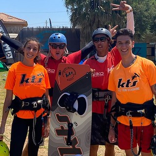 Vacanze avventurose in sicilia: oltre il mare, il kitesurf con una buona scuola